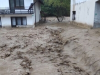 POPLAVE I U VISOKOM I FOJNICI: Rijeke se izlile iz korita, ugrozile kuće, imanja i stanovništvo (FOTO)