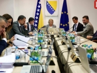 BAHATI MINISTRI IZ RS-a: Službene automobile na račun građana BiH 24 sata može voziti ko god hoće