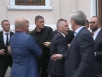 HAOS U PARLAMENTU ALBANIJE: Tuča opozicije i vladajućih zastupnika, spaljivane lutke s likovima Rame i drugih političara (VIDEO)