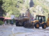 SPASILAČKI TIMOVI NA TERENU: Nastavlja se potraga za nestalima na području Jablanice i Konjica