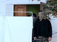 ISPITUJU GA RODITELJI ŽRTAVA: Dječak ubica Kosta K. uz jake mjere osiguranja doveden na sud, policija napravila živi zid