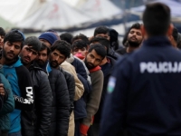 NOVE ŠOKANTNE TVRDNJE UGLEDNOG GUARDIANA: Hrvatska policija pali dokumente migranata i nasilno ih vraća u BiH