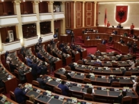 TUČA U ALBANSKOM PARLAMENTU: Pponovo je došlo do tenzija između opozicionih zastupnika i službenika...
