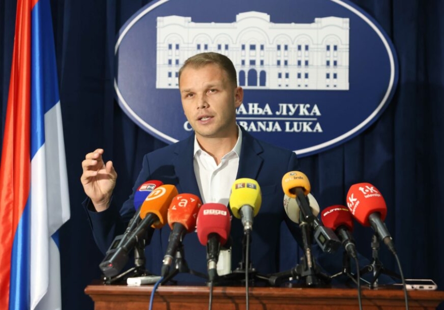 STANIVUKOVIĆ I DALJE NE MOŽE DA SVARI AMERIČKU ZASTAVU U BANJALUCI: ‘Podižemo zastavu onima koji su nas bombardovali’