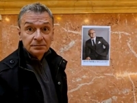 ĆUTA U SKUPŠTINI SRBIJE ZALIJEPIO FOTOGRAFIJU MINISTRA: 'Aleksandre Vučiću, to što radi ovaj, to radiš ti'