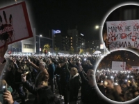 TOTALNI HAOS U NOVOM SADU: 'Ko baci kamen, taj je njihov', na Gradskoj kući... (VIDEO)