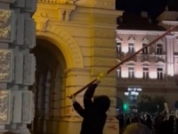PO NALOGU IZ ŠTABA: Video-snimci dokazuju da SNS ima veze sa huliganima koji su demolirali Gradsku kuću u Novom Sadu