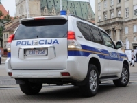 UHVATILI LOPOVE U KRAĐI, ZAROBILI IH I OTELI IM BMW: Oni su dvojicu muškaraca zatekli u...