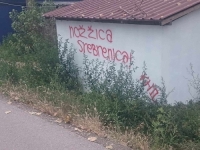 SRAMOTNA PORUKA OSVANULA U ZVORNIKU: Na gradskom šetalištu ispisano 'Nož, žica, Srebrenica'