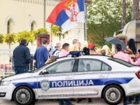 NEVJEROVATNA SCENA U SRBIJI: Policija zaustavila kolonu svatova, a onda je počelo...