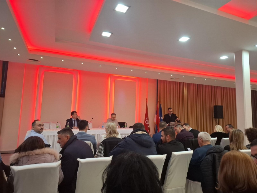 AFERA ‘DVA PAPKA’ DESET GODINA KASNIJE: Savić i Dakić zadovoljni, prvi dobio preletače, a drugi ostao u fotelji