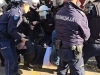 VUČIĆEVA POLICIJA PRIVELA NEBOJŠU PETKOVIĆA: Zlatka Kokanovića nasilno skidali sa traktora (VIDEO)