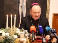 BISKUP PALIĆ PROČITAO BOŽIĆNU PORUKU BISKUPA U NAŠOJ DRŽAVI: 'Djeca čekaju i žive u nadi da vide hoće li dobiti...'