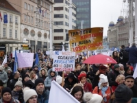 VELIKI PROTESTI U ZAGREBU: 'Sve ste uništili, al' školstvo ne damo'