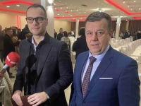 POLITIČKI POTRES U BIJELJINI: Više od 200 članova DEMOS-a pristupilo SNSD-u