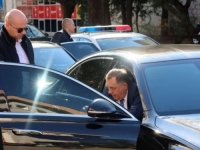 U MOSTAR STIGAO LUKSUZNIM AUTOMOBILOM: Pogledajte skupocjeni Mercedes u kojem je doputovao Dodik (FOTO)