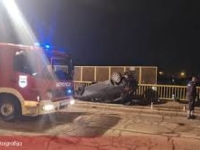 SAOBRAĆAJNA NESREĆA U BANJALUČKOM NASELJU TRAPISTI: Automobil završio na krovu 