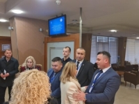 DRAŠKO STANIVUKOVIĆ I LJUBIŠA PETROVIĆ STIGLI U NSRS: 'Da li mi smrdimo'