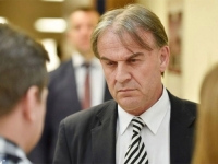 CURE DETALJI DRAME U GORAŽDU: Zastupnik Emir Hubjer upao u kuću Edima Fejzića i nanio mu tjelesne povrede, s njim je bio...