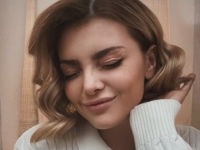 ELLA DVORNIK NAPUNILA 34 GODINE: Odlučila je da u čast rođendana provoza sve kroz prošlost (VIDEO)