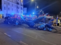 PRVI DRAMATIČNI SNIMCI NESREĆE NA BOŽIĆNOJ PARADI: Sve je bilo veličanstveno, a onda je metalna ptica pala na masu (VIDEO)