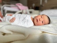 NEVJEROVATNO POSTIGNUĆE: Rođena prva beba čiji je embrion sazrio VAN TIJELA