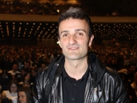 BIVŠI PJEVAČ 'LEGENDI' OTKRIO ŠTA MU JE NAPISAO TOMA ZDRAVKOVIĆ: 'Treba ti krojač'