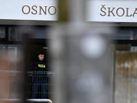 NOVI DETALJI HORORA U OSNOVNOJ ŠKOLI: Učiteljica imala 31 ubodnu ranu, diše uz pomoć...