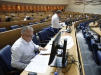 SDA PREDLOŽILA, ZASTUPNIČKI DOM USVOJIO: Ovim se sprečava povećanje plata ministrima, parlamentarcima i članovima Predsjedništva BiH, a povećava se... (VIDEO)