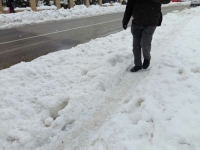 STANIVUKOVIĆ NI SVOJE NASELJE NIJE OČISTIO: 'Ulicom grtalica uopšte nije prošla, čistimo ispred dvorišta, ali ne možemo da...'