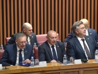 PLJUŠTE TEŠKE UVREDE U HRVATSKOM SABORU: Plenković u vrlo nezavidnoj situaciji (VIDEO)