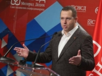 KOVAČEVIĆ BENZINOM GASI POŽAR: 'Nisam vjerovao da ću se ikada javiti sa barikada, Stanivuković blokirao Srbe!' (VIDEO)