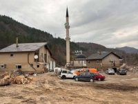 DVA MJESECA NAKON RAZORNIH POPLAVA: Pogledajte kako napreduju radovi na čišćenju džamije u Donoj Jablanici (VIDEO)