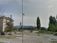 U SRBIJI JE I TO MOGUĆE: Putnici čekaju voz na stanici koja zvanično ne radi; Zatvorena je na osnovu rješenja...