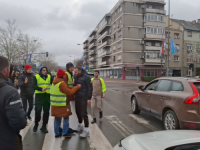 POGLEDAJTE OVU SRAMOTU: Ovakve likove predsjednik Srbije zove 'lojalistima', navodno su hrabri, a bježe kao muhe bez glave (VIDEO)