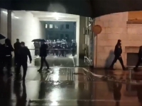 DOK TRAJE SJEDNICA VIJEĆA ZA NACIONALNU SIGURNOST: Građani Podgorice...