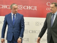 PRONAĐI RAZLIKU: Političari u RS-u čestitaju neustavni 9. januar, ovo su poruke Milorada Dodika i Branislava Borenovića...