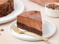 BOLJI NEGO IZ SLASTIČARNE: Na brzinu napravite Brownie čokoladni cheesecake i oduševite ukućane...