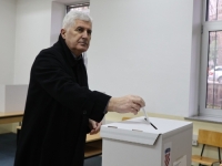 DRAGAN ČOVIĆ U MOSTARU GLASAO ZA PREDSJEDNIKA HRVATSKE: Primorac mu je blizak po HDZ liniji, ali je pohvalio Milanovića