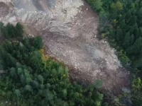 ČEKAJU LI NADLEŽNI DA SE DESI TRAGEDIJA: Alarmantno stanje na lokalitetu Curine njive, pukotine se šire...