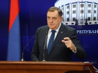 DODIK NA PRESSU ISMIJAO KONAKOVIĆA: 'Ma 'ta će on, njegova partija je smiješna, neka dovede bager iz Dubaija...'