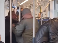 MUČNE SCENE U SARAJEVU: Putnici izbacili džeparoša iz tramvaja, bio je sa djetetom (VIDEO)