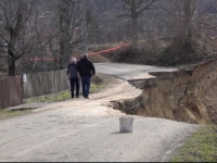 VELIKO KLIZIŠTE U UGLJEVIKU: Uz kuće, potpuno je uništen lokalni put koji je bio jedini pravac za ulazak i...