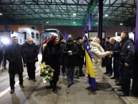 TOPLA JANUARSKA DOBRODOŠLICA U PRIŠTINI: Albin Kurti ugostio građane BiH koji su prvi ušli na Kosovo bez viza