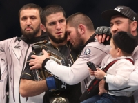 KHABIB NURMAGOMEDOV O INCIDENTU U AVIONU: 'Gospođa je od početka bila vrlo bezobrazna prema meni...'