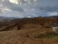 STANJE NA TERENU APOKALIPTIČNO: Sedam domaćinstava evakuisano iz zone klizišta