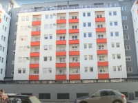 MIRNI PROTEST KUPACA STANOVA U NASELJU 'OAZA' U TUZLI: Ogročeni su, jer ne mogu useliti u...