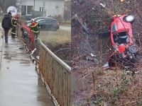 UŽASNE SLIKE SA MJESTA NESREĆE: Pripadnici OS BiH spasili ženu, automobilom probila ogradu i sletjela u potok