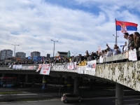 OBJAVLJENI NOVI SNIMCI: Pogledajte kako su studenti blokirali promet u Beogradu (FOTO, VIDEO)