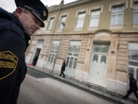 MOSTARCU ODREĐEN PRITVOR ZBOG NASILJA U PORODICI: Pretukao suprugu, pa prijetio da će je ubiti